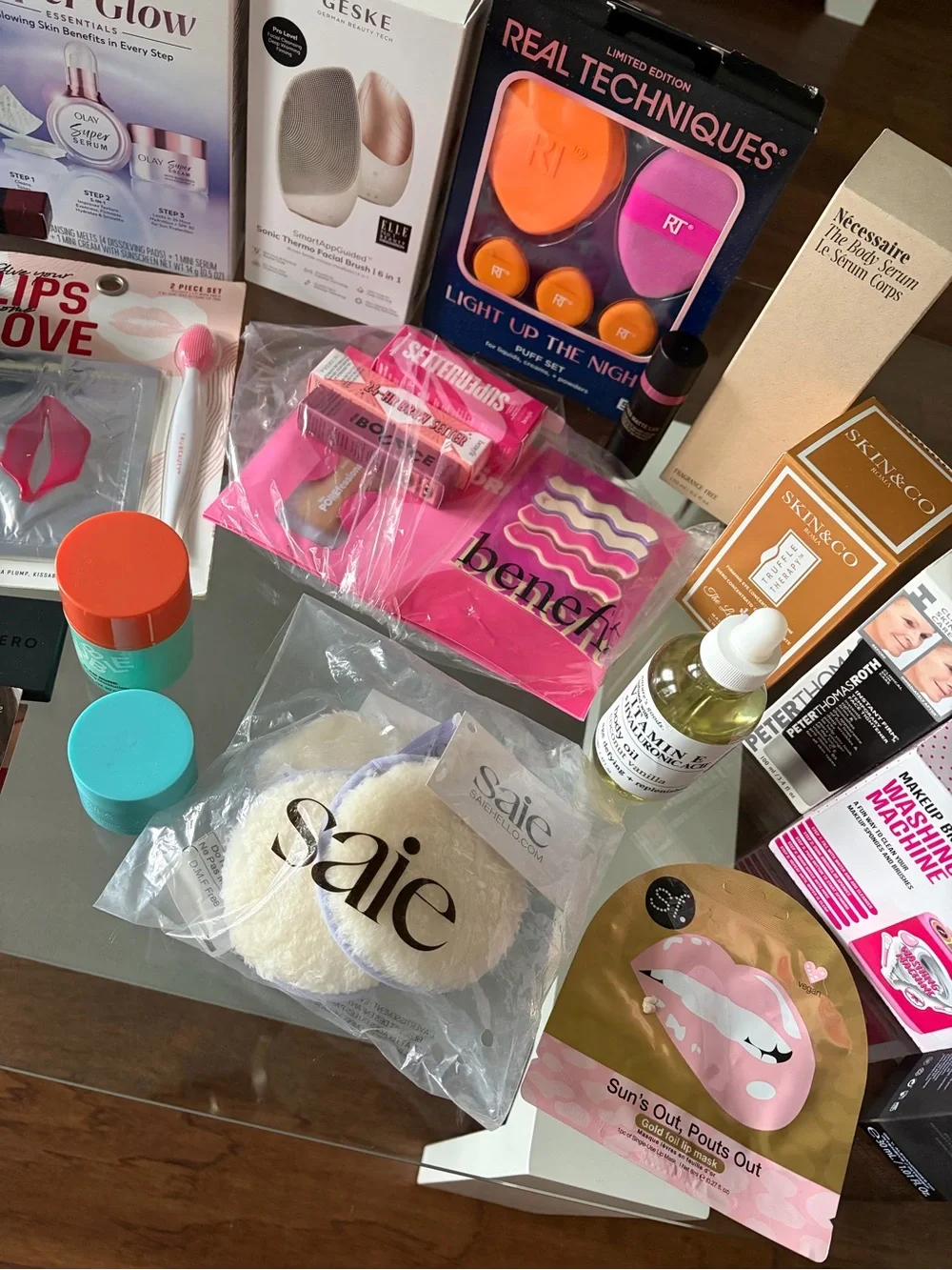 HUDA BEAUTY Makeup Setting Powder & Spray Assorted Neutrals and Pink